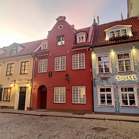 Stylish Old Town Getaway *