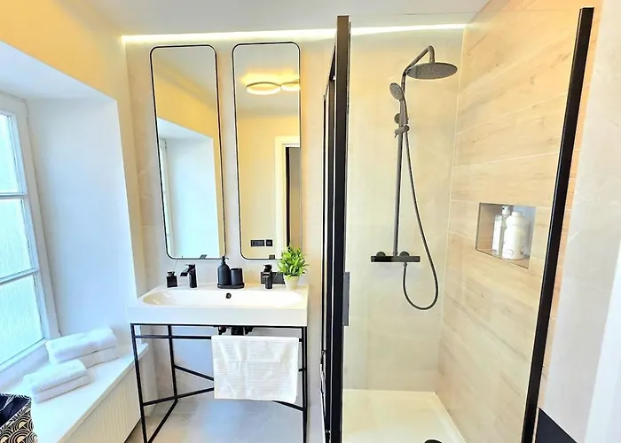 Stylish Old Town Getaway Apartment